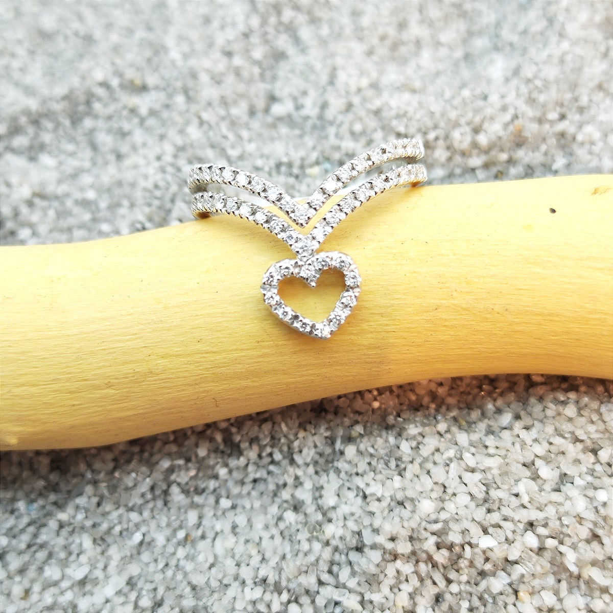 Anello cuore brillanti