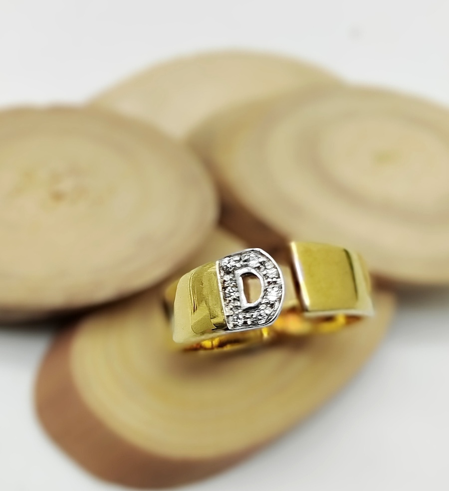 Anello con iniziale - piccolo