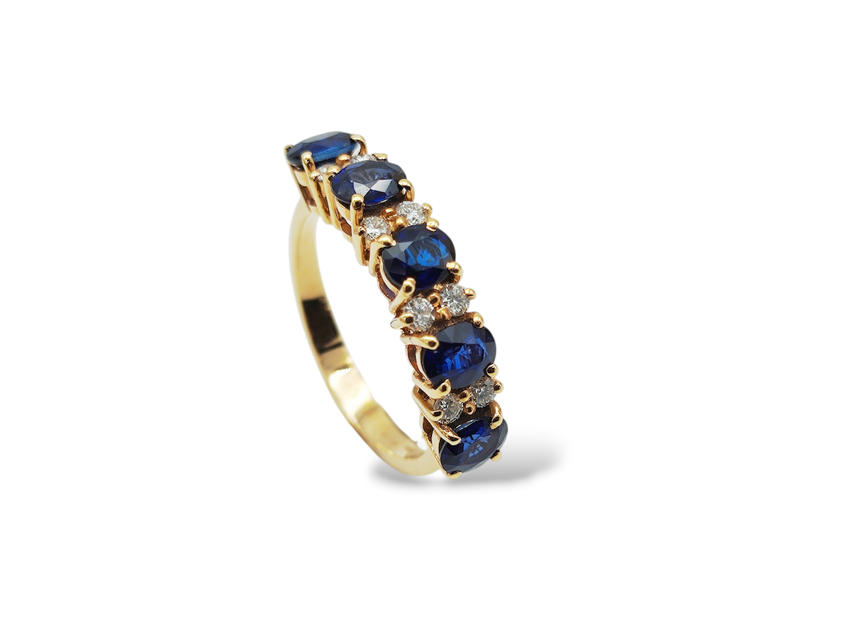 A. Caramanna Veretta con zaffiri ovali