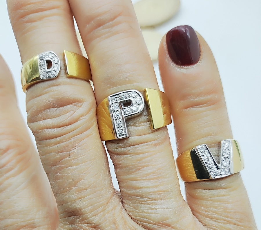 A. Caramanna Anello con iniziale - grande