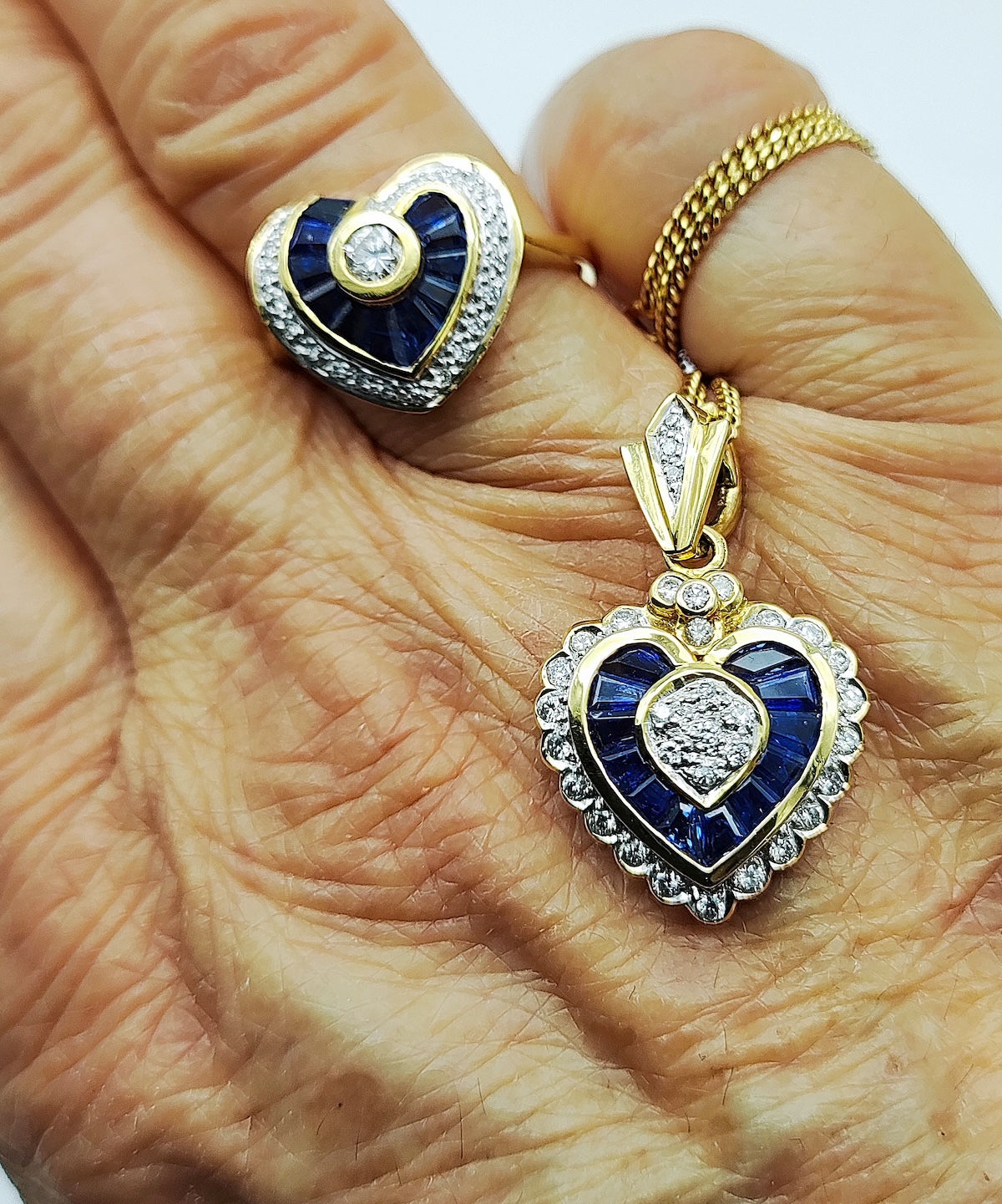 A. Caramanna Anello cuore zaffiri